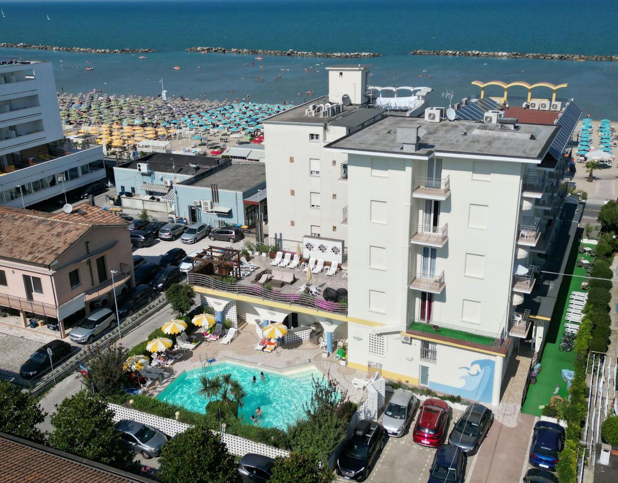 Hotel Gardenia Μπελάρια-Ιτζέα Μαρίνα Εξωτερικό φωτογραφία