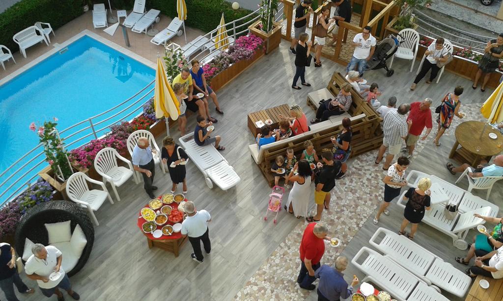 Hotel Gardenia Μπελάρια-Ιτζέα Μαρίνα Εξωτερικό φωτογραφία
