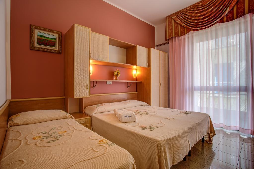 Hotel Gardenia Μπελάρια-Ιτζέα Μαρίνα Εξωτερικό φωτογραφία